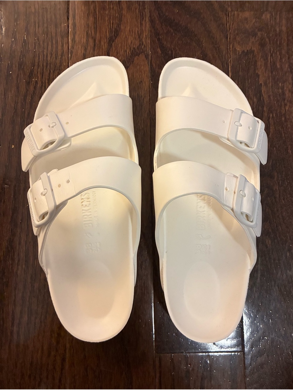 Birkenstock Arizona Essentials in Women’s Size 7-7.5